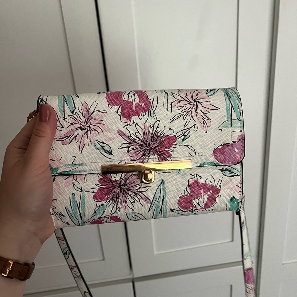Crossbody purse